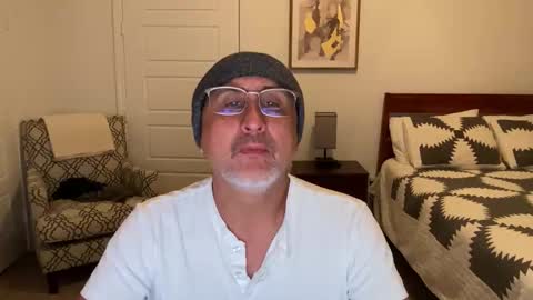 QS - INDEPENDENT MODEL online show from 20, 10, 2025