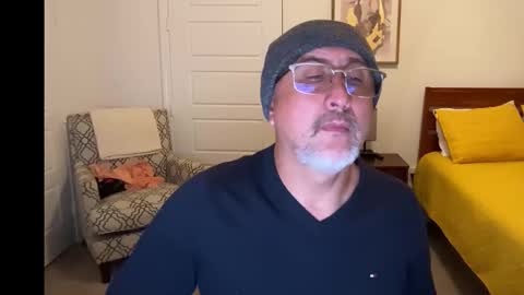 QS - INDEPENDENT MODEL online show from 22, 11, 2025