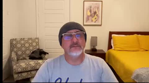 QS - INDEPENDENT MODEL online show from 19, 12, 2025