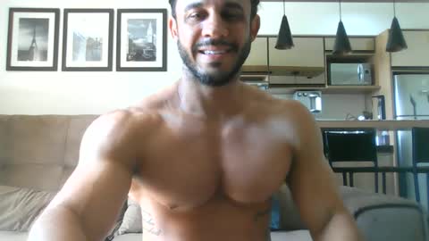 latino_rodri online show from 16, 6, 2026