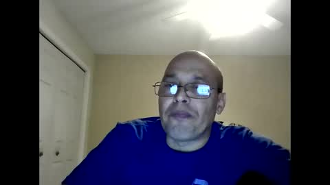 Snapshot of latinoinfla chatting on 4, 1, 2025 latinoinfla online show from 4, 1, 2025