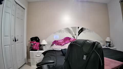 Snapshot of latinoinfla chatting on 14, 11, 2025 latinoinfla online show from 14, 11, 2025