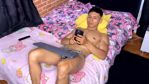 Snapshot of latinosadictosalsexo chatting on 16, 4, 2026 latinosadictosalsexo online show from 16, 4, 2026