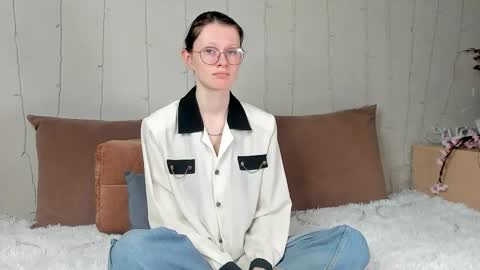 latoriacosner online show from 23, 12, 2025