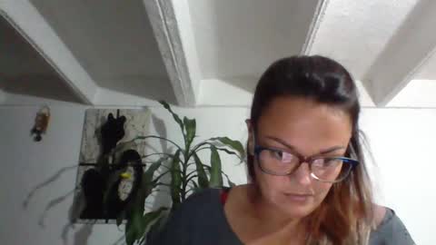 Snapshot of lau16310 chatting on 19, 12, 2025 Laura online show from 19, 12, 2025