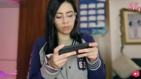 laujgray online show from 31, 3, 2026