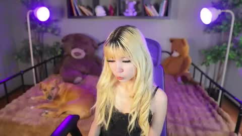 Snapshot of laukyubey1 chatting on 12, 10, 2025 laukyubey1 online show from 12, 10, 2025