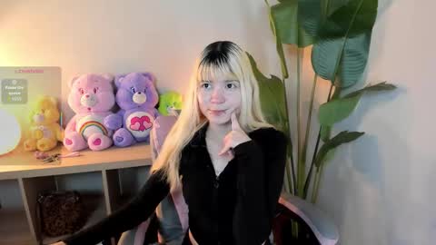 Snapshot of laukyubey1 chatting on 21, 10, 2025 laukyubey1 online show from 21, 10, 2025