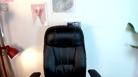 Snapshot of laukyubey1 chatting on 10, 7, 2026 laukyubey1 online show from 10, 7, 2026