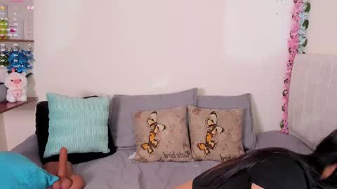 laura1__ online show from 1, 3, 2025