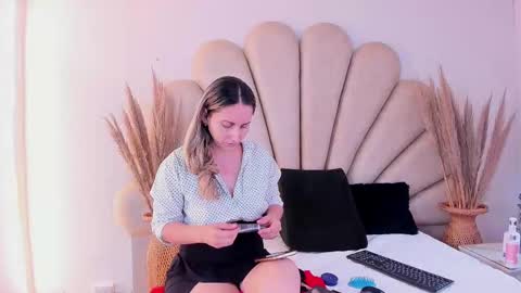   online show from 17, 10, 2025