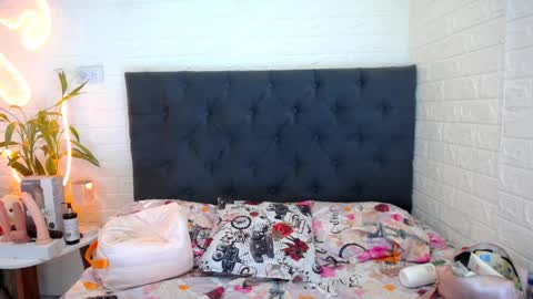 Snapshot of laura_candy02 chatting on 28, 3, 2026 LAURA online show from 28, 3, 2026