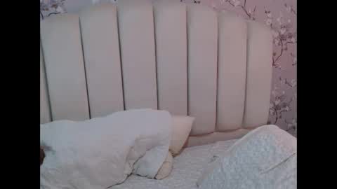 Snapshot of laura_d23 chatting on 9, 12, 2024 laura online show from 9, 12, 2024