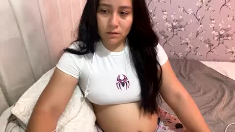 Snapshot of laura_d23 chatting on 3, 2, 2025 laura online show from 3, 2, 2025