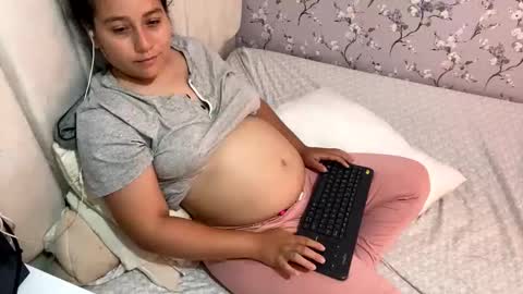 Snapshot of laura_d23 chatting on 22, 2, 2025 laura online show from 22, 2, 2025