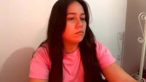 Snapshot of laura_d23 chatting on 10, 9, 2025 laura online show from 10, 9, 2025