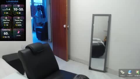 laura_foxx2379 online show from 27, 1, 2025