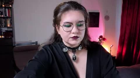 Miss Laura online show from 7, 10, 2025
