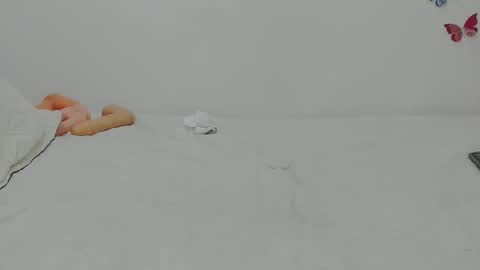 Snapshot of laura_lovingxxx chatting on 10, 11, 2025 laura lovingxxx online show from 10, 11, 2025