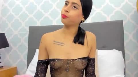 L A U R A online show from 3, 2, 2026