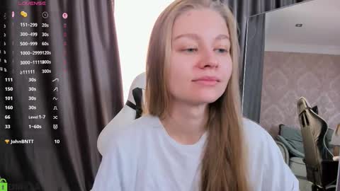 Snapshot of laura_pudd chatting on 4, 10, 2025 Laura online show from 4, 10, 2025