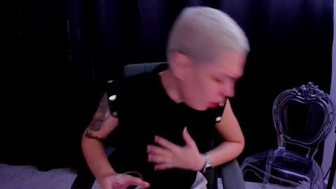 Laura Rose online show from 17, 9, 2025