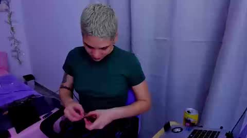 Laura Rose online show from 23, 9, 2025