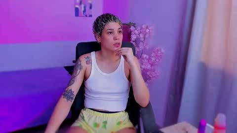 Laura Rose online show from 1, 12, 2025