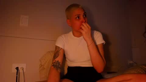 Snapshot of laura_r23 chatting on 24, 4, 2026 Laura Rose online show from 24, 4, 2026