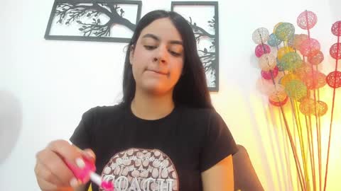 Snapshot of laura_soe chatting on 10, 1, 2025 LAURA SOE online show from 10, 1, 2025