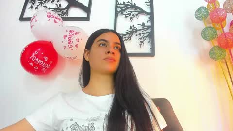 Snapshot of laura_soe chatting on 14, 2, 2025 LAURA SOE online show from 14, 2, 2025