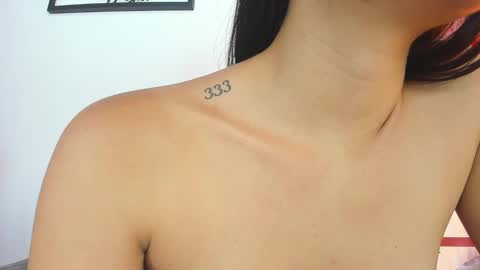 Snapshot of laura_soe chatting on 3, 3, 2025 LAURA SOE online show from 3, 3, 2025