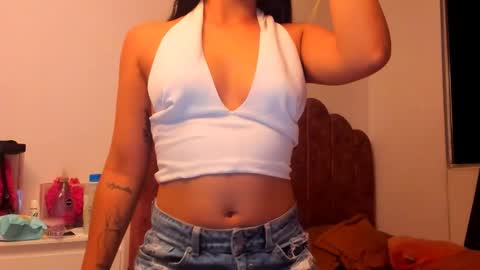 Snapshot of laura_soe chatting on 11, 10, 2025 LAURA SOE online show from 11, 10, 2025