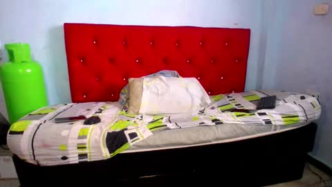 laura_sofia23 online show from 4, 11, 2025