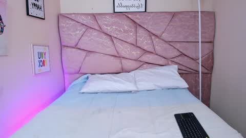 laura_velle online show from 1, 4, 2026