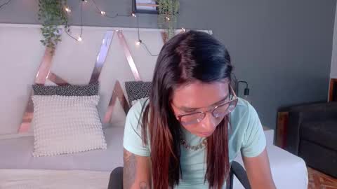 lauraagomezz__ online show from 20, 10, 2025
