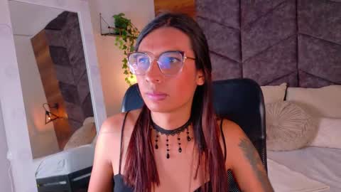 lauraagomezz__ online show from 22, 10, 2025