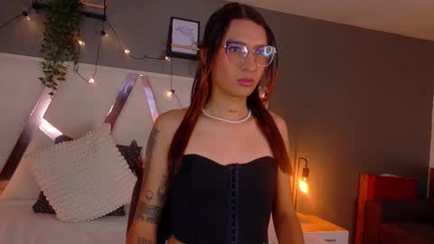 lauraagomezz__ online show from 29, 10, 2025