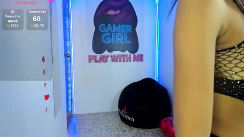 Snapshot of laurablush chatting on 9, 3, 2026 LauraBlush online show from 9, 3, 2026