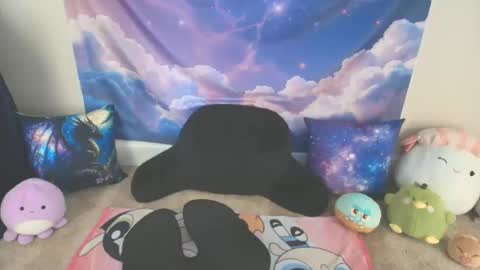 LauraChan online show from 29, 4, 2026