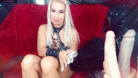 Snapshot of lauracrystall chatting on 19, 9, 2025 LauraCrystall online show from 19, 9, 2025