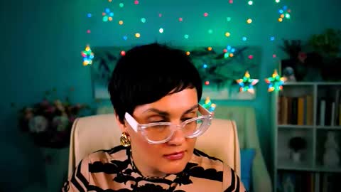 lauradavidsons online show from 29, 10, 2025