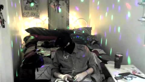 lauradecuada2 online show from 7, 10, 2025