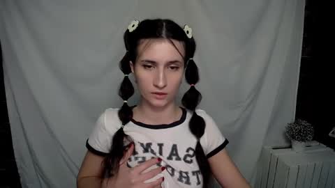 Laura online show from 2, 2, 2025