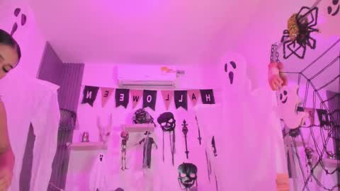 Snapshot of laurah_hill chatting on 21, 10, 2025 Lau online show from 21, 10, 2025