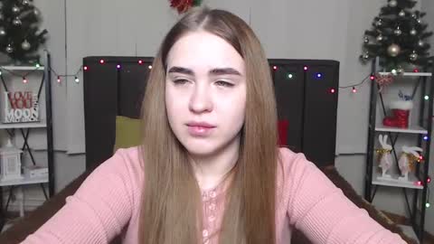 LauraHlot online show from 4, 1, 2025