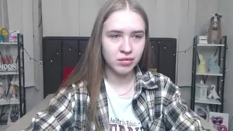 LauraHlot online show from 11, 9, 2025