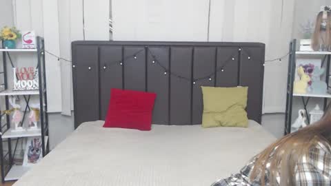 LauraHlot online show from 19, 10, 2025