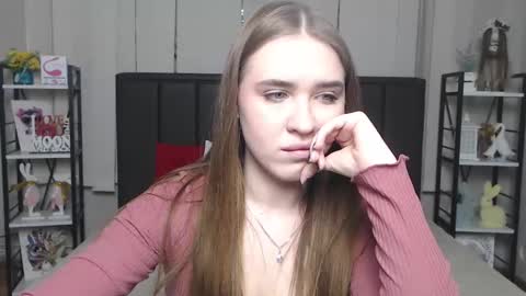 LauraHlot online show from 4, 12, 2025