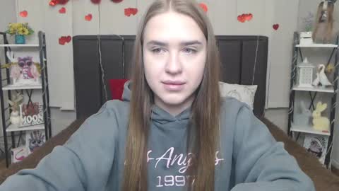LauraHlot online show from 3, 5, 2026